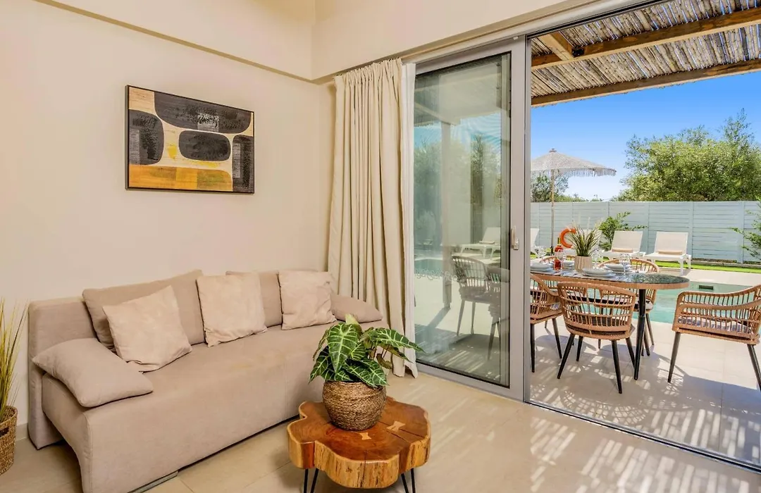 Villa Romas 3 By Villa Plus-1